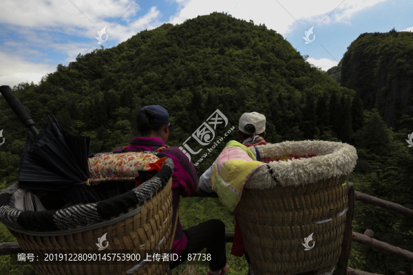 背客