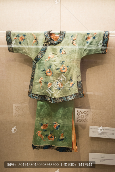 清代小女孩服飾