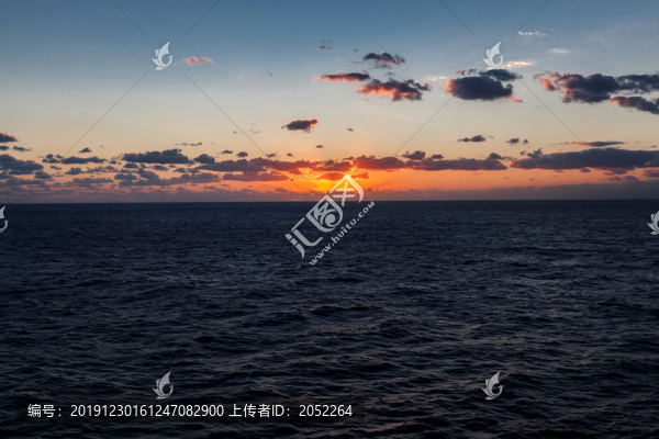 海面日出日落
