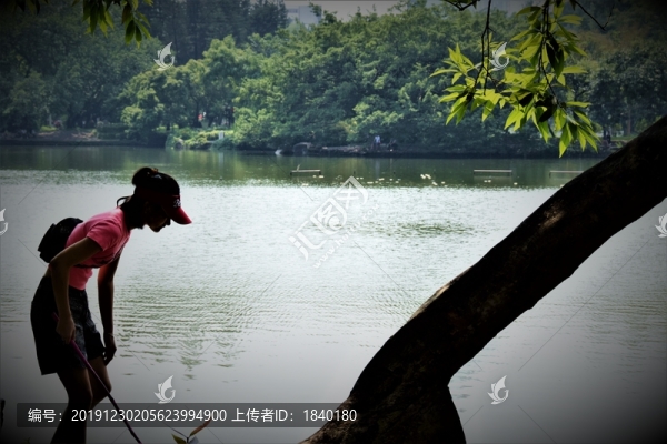 女孩