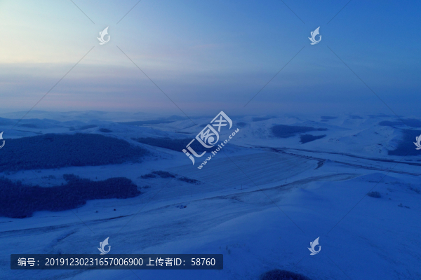 山地雪野朝陽