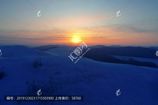雪域山地叢林朝陽(yáng)