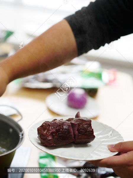 伊犁熏馬肉
