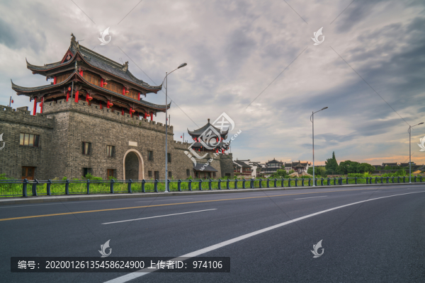 江蘇蘇州古鎮(zhèn)古建筑和道路交通