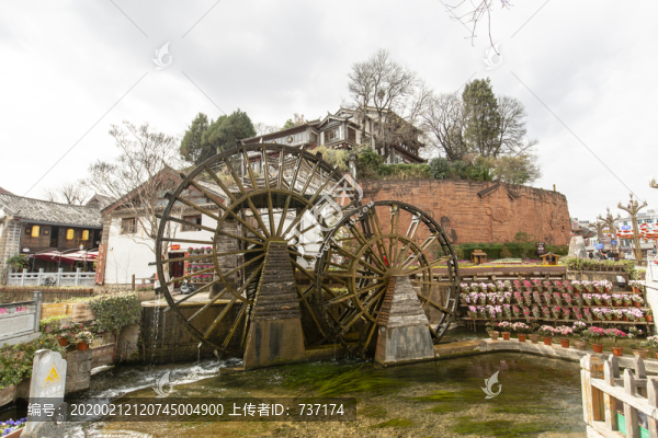 麗江古城大水車(chē)