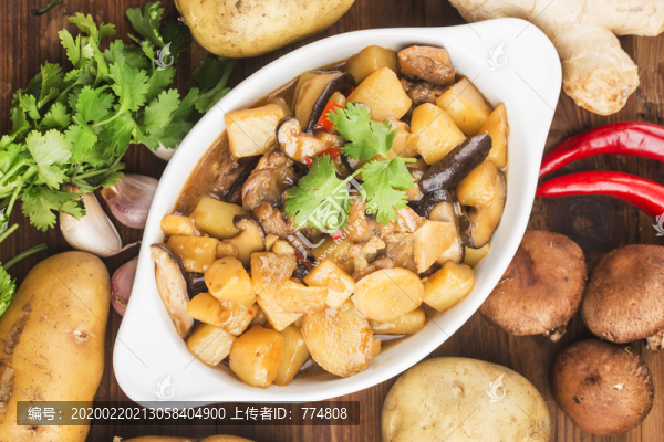 土豆香菇燜雞肉