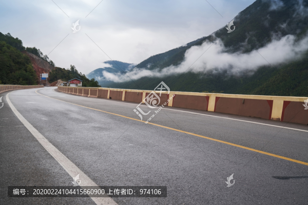 中國(guó)云南省滇藏公路和高原風(fēng)光
