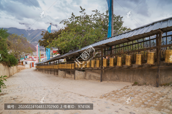 中國(guó)云南省飛來(lái)寺旅游風(fēng)光