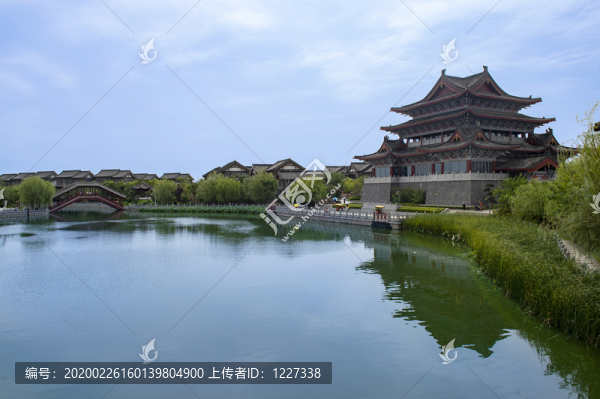 公園里的古典建筑