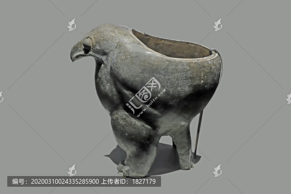 鷹形陶鼎