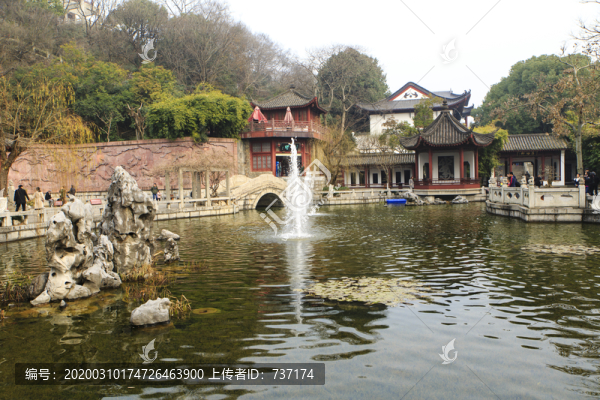 湖北武漢黃鶴樓鵝池