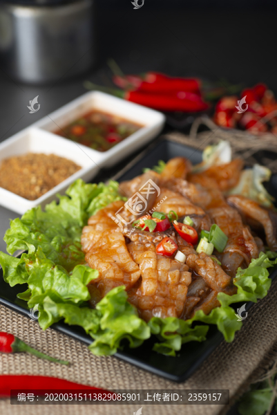 酸菜煎肉魷魚