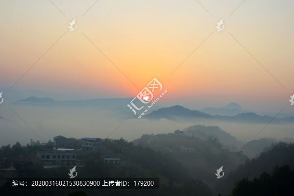 縣河云霧日出二