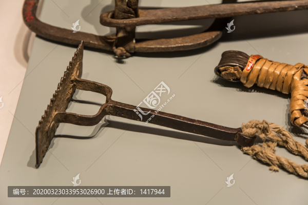 清代短齒鐵毛梳