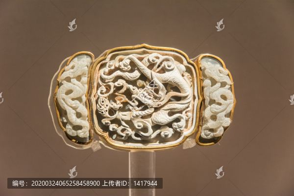 金鑲青白玉隱起云龍紋絳環(huán)