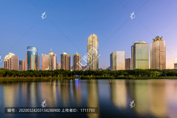 中國海南?？跒I海大道建筑群夜景