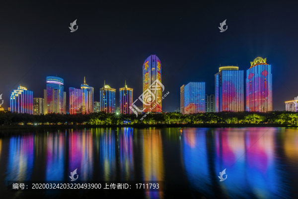 中國(guó)海南?？跒I海大道建筑群夜景
