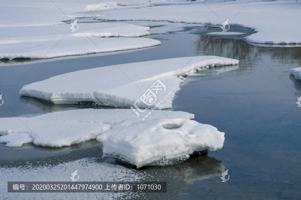 冰消雪融