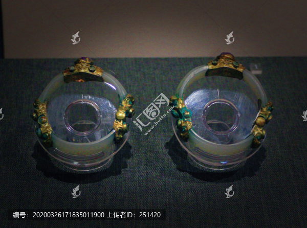 鑲金白玉臂環(huán)