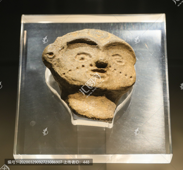 新石器時(shí)代紋面泥塑人頭像