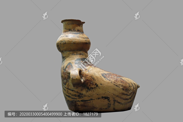 鴨形彩陶壺