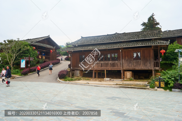 侗族民居