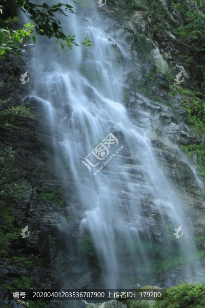 竹溪瀑布三