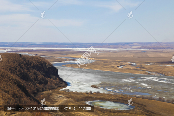 祖國(guó)河山藍(lán)天白云山區(qū)風(fēng)景