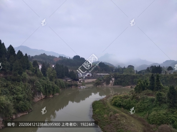 河流與遠(yuǎn)山