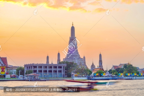 曼谷夕陽(yáng)下湄南河畔
