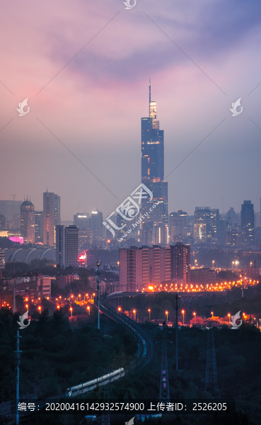 穿過城市的高鐵