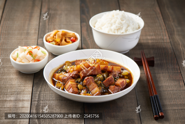 酸菜燒肉飯