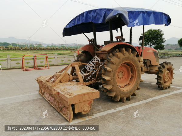 農(nóng)用機(jī)械拖拉機(jī)