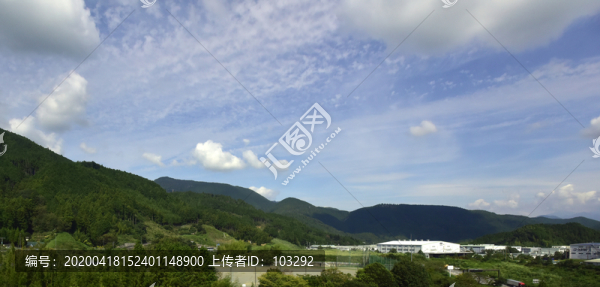 青山腳下