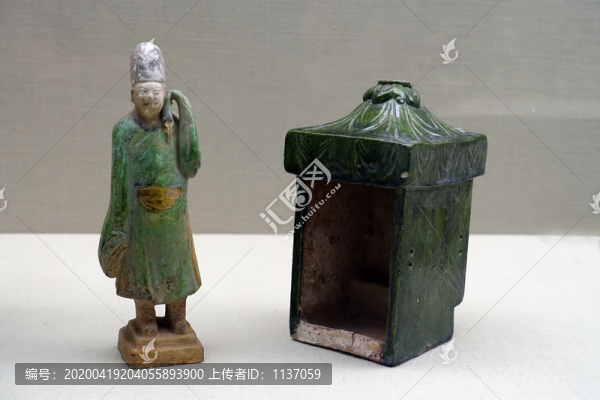 明代黃綠釉陶俑
