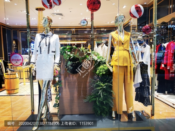 服裝店櫥窗