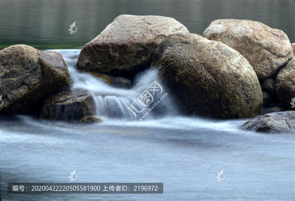 慢門溪流瀑布
