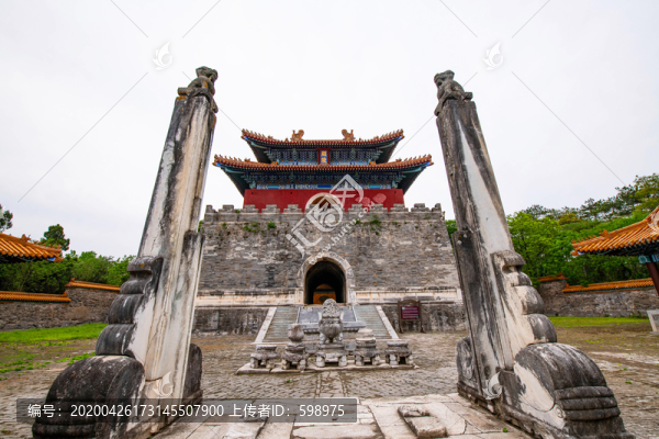 明顯陵