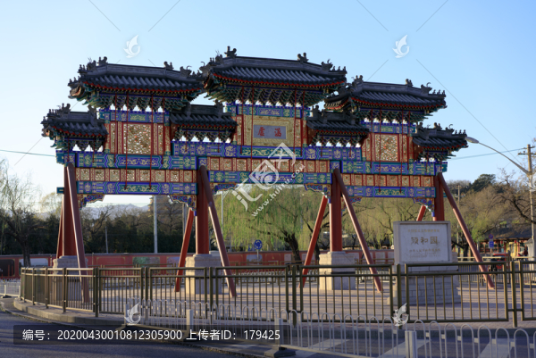 頤和園正門東宮門木牌樓