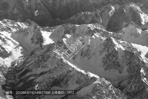 航拍天山