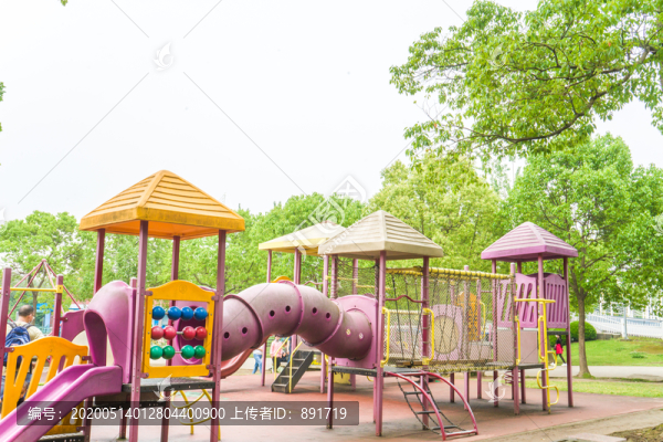 兒童滑梯