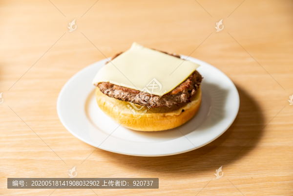 芝士牛肉漢堡