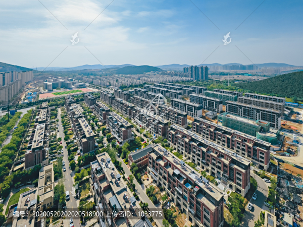航拍徐州市銅山區(qū)嬌山湖附近小區(qū)