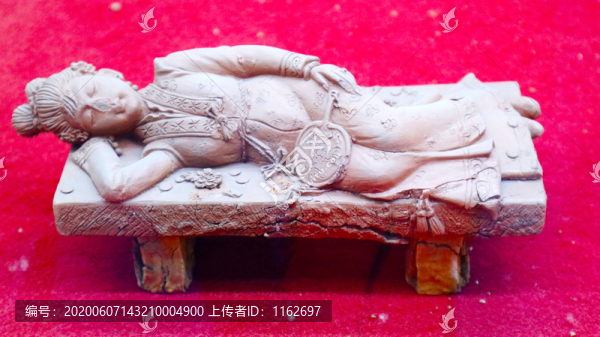 史湘云塑像