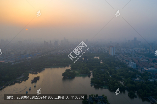 濟(jì)南大明湖11