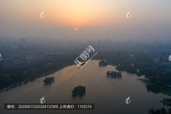 濟(jì)南大明湖12