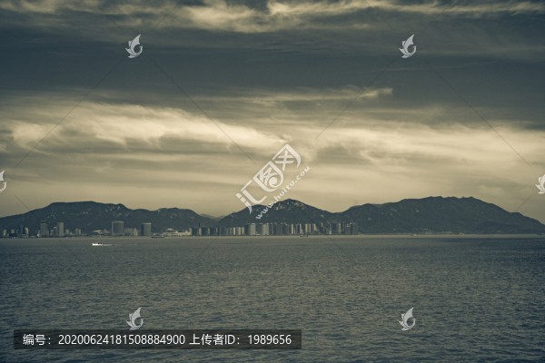 水墨海景