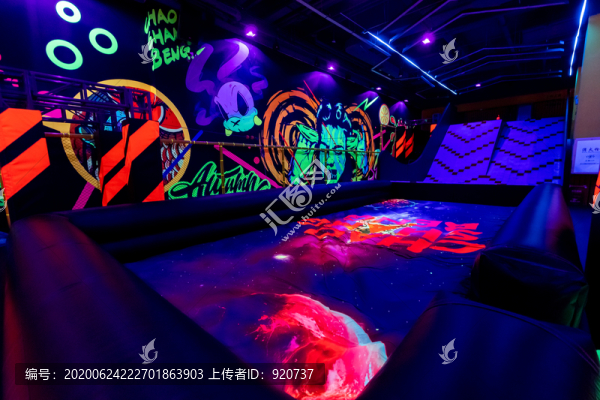 網(wǎng)紅蹦床