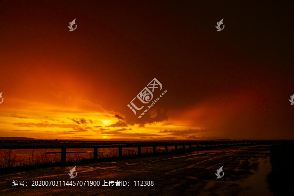 松嫩平原嫩江畔晚霞日落傍晚