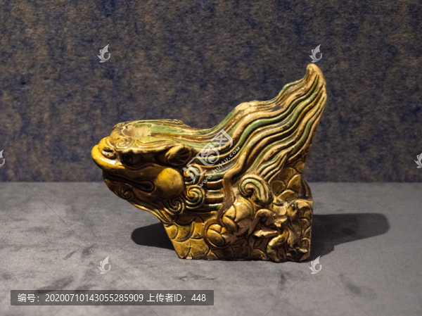 黃釉綠彩龍形瓦獸